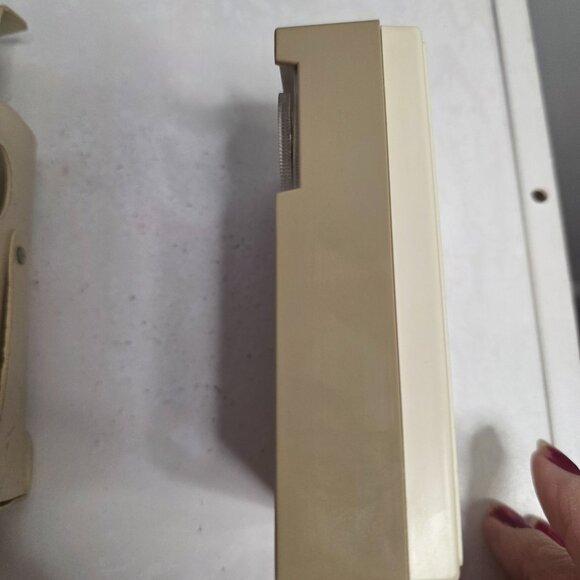 General Electric 10 Transistor Radio With Case WORKS - Picture 8 of 10